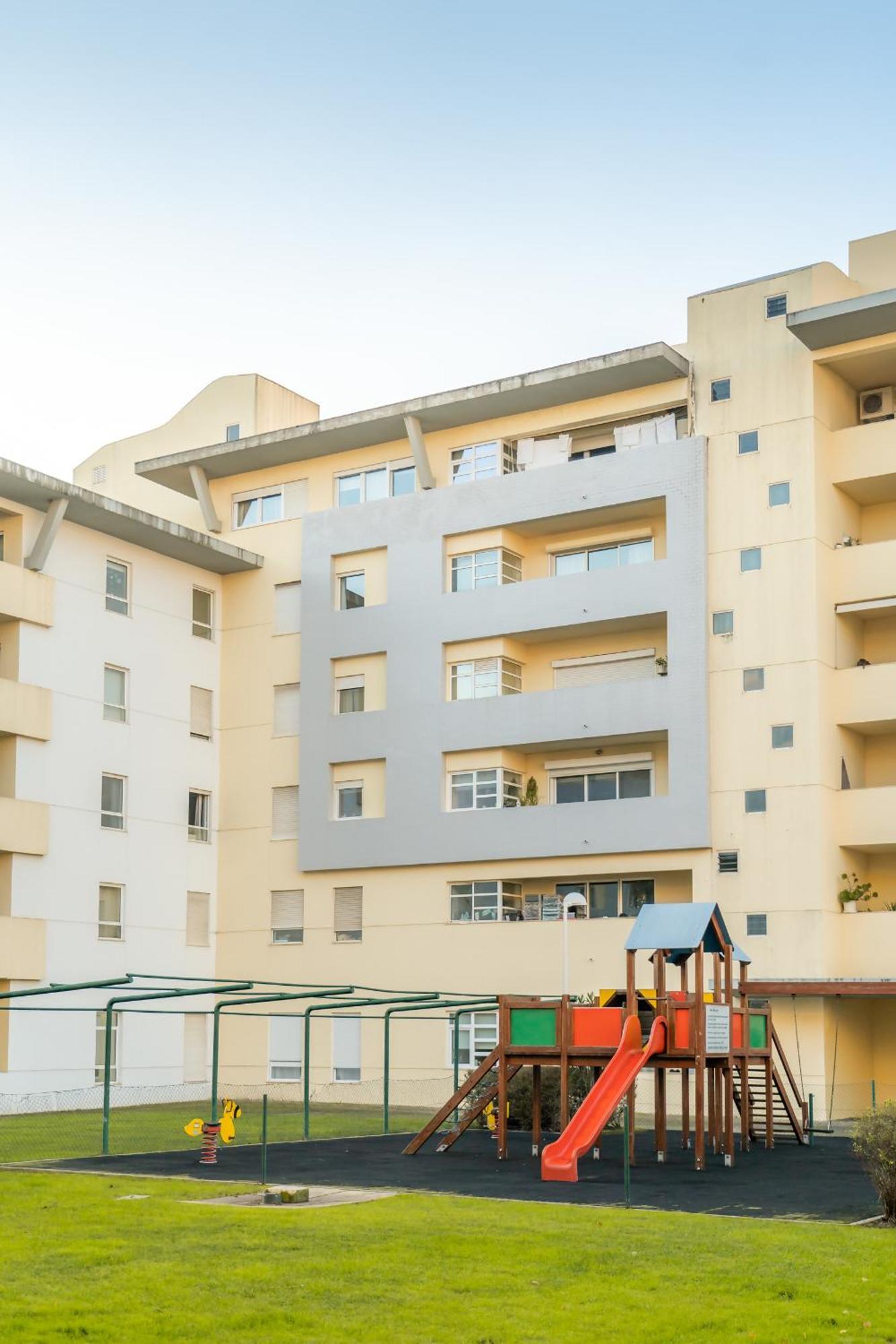 Apart T3 Com Piscina Tenis Ginasio E Parq Infant Лиссабон Экстерьер фото