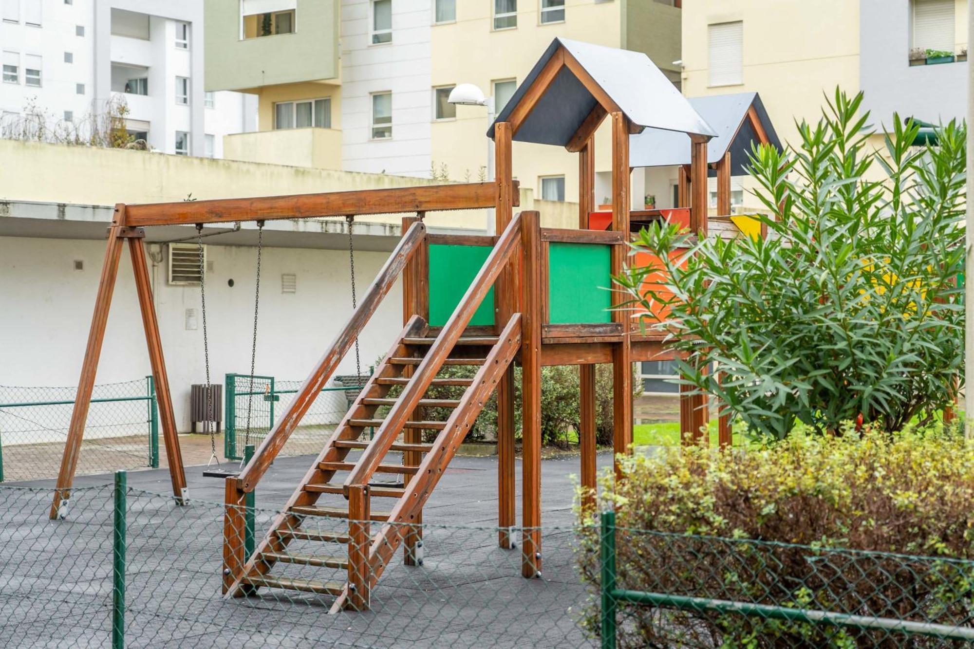 Apart T3 Com Piscina Tenis Ginasio E Parq Infant Лиссабон Экстерьер фото